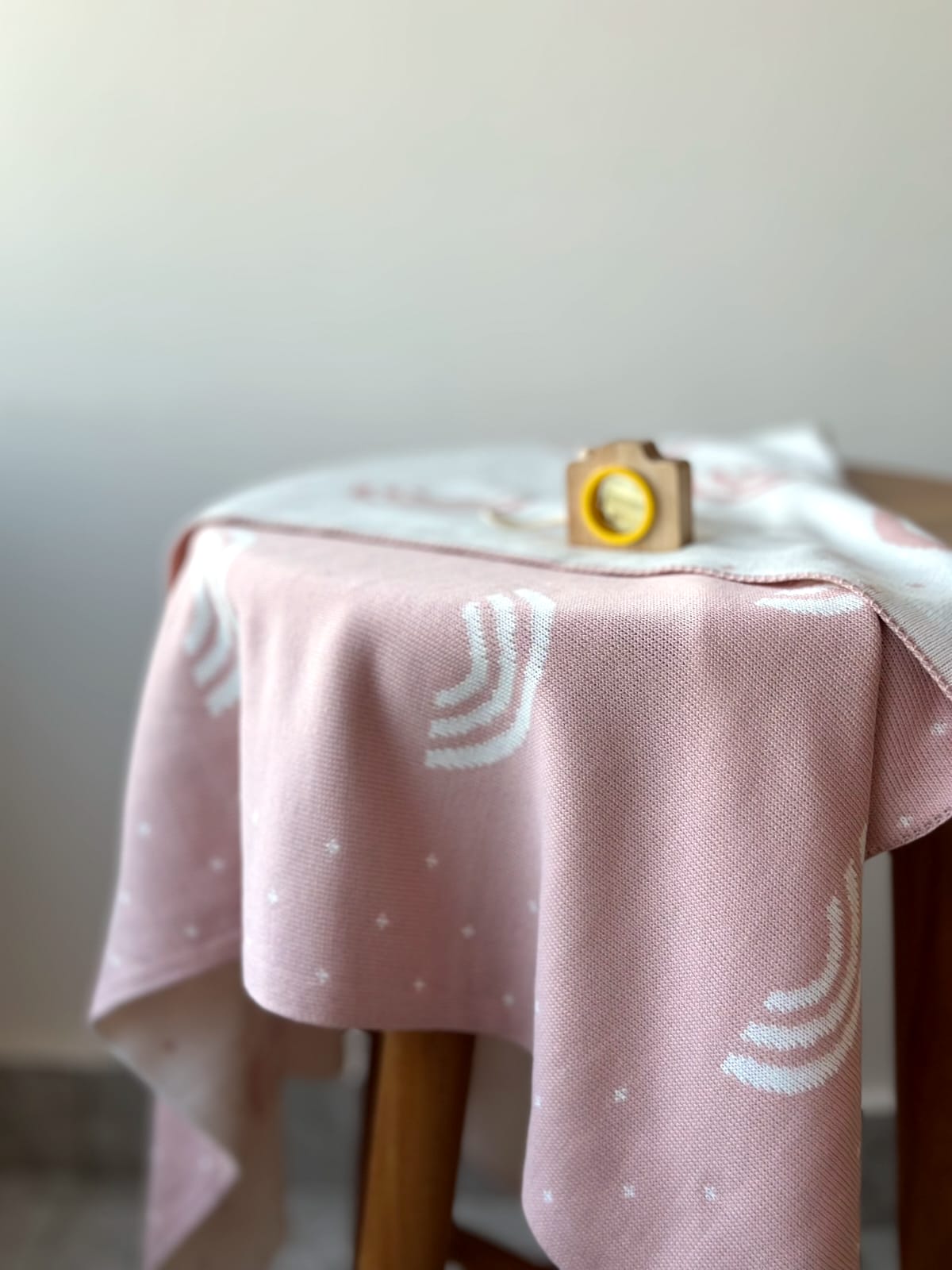 THIN KNITTED BLANKETS