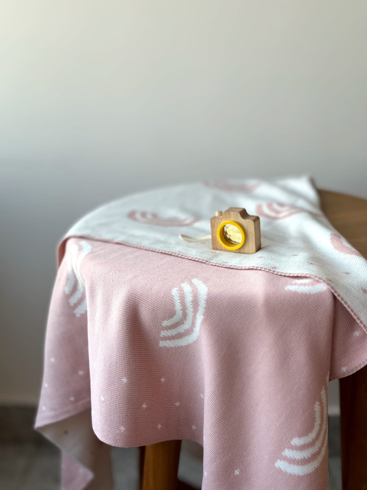 THIN KNITTED BLANKETS