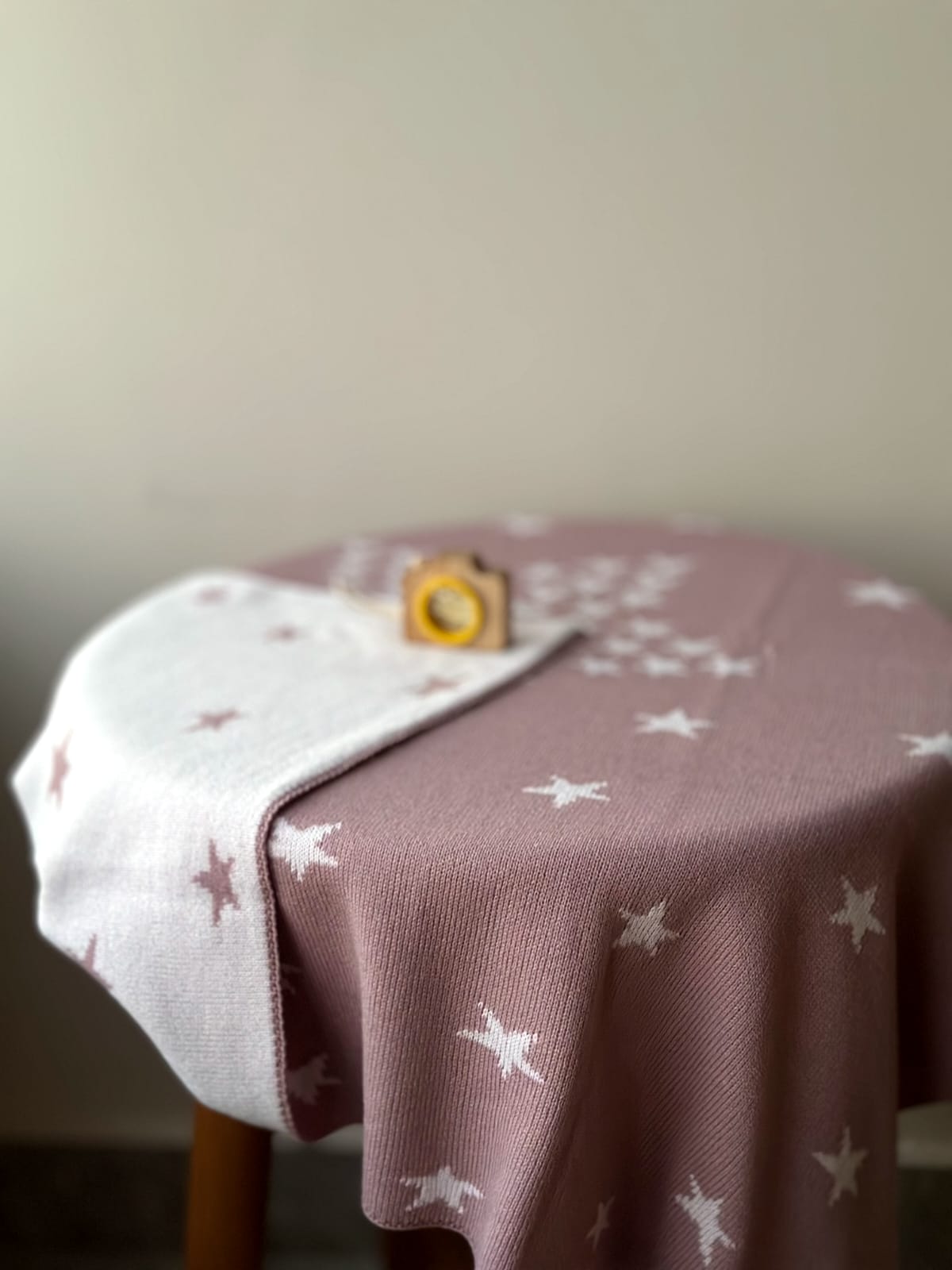 THIN KNITTED BLANKETS