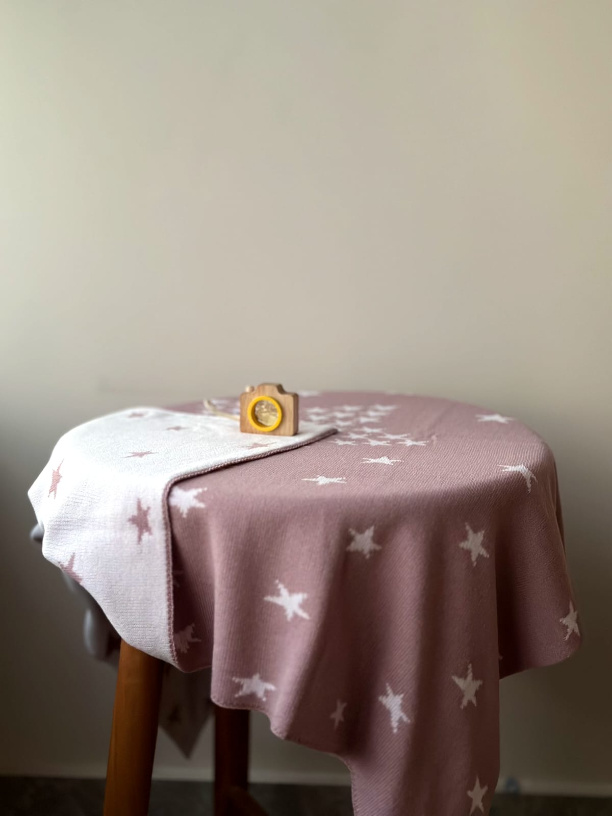 THIN KNITTED BLANKETS
