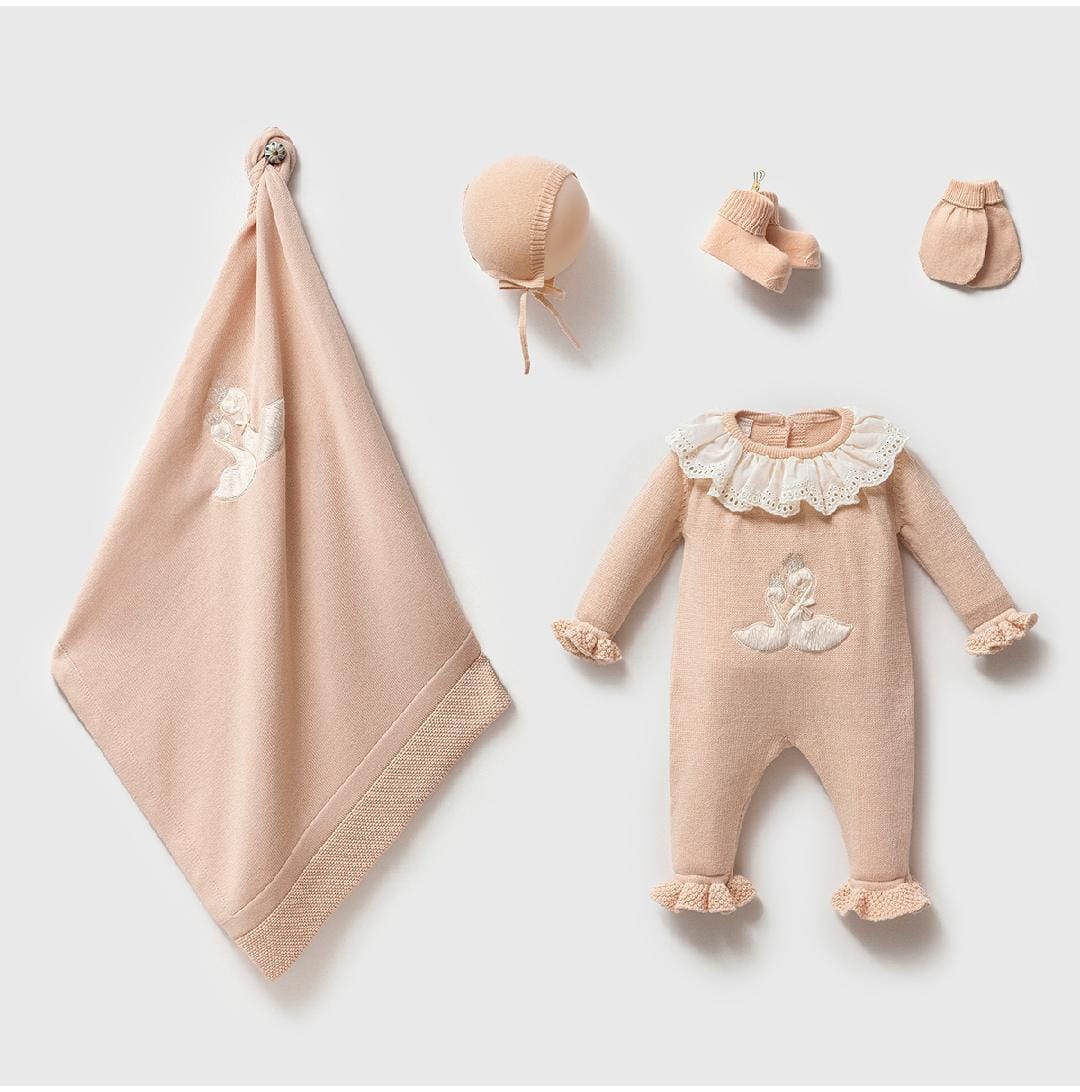 LACY SWAN premium knitted welcome set