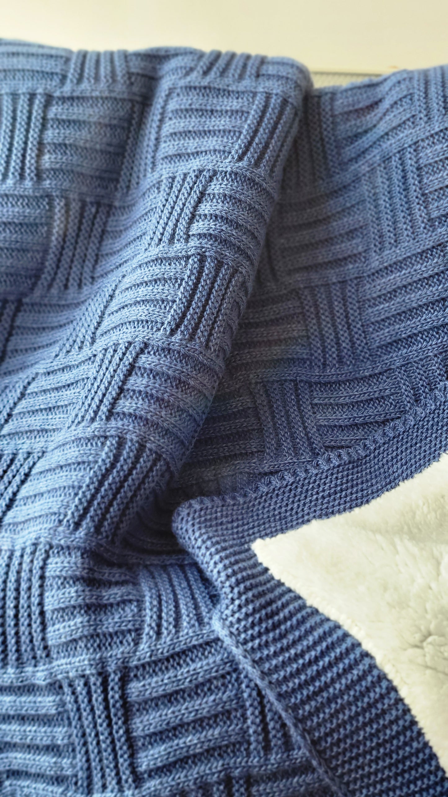 KNITTED DOUBLE SIDED SHERPA - baby blanket