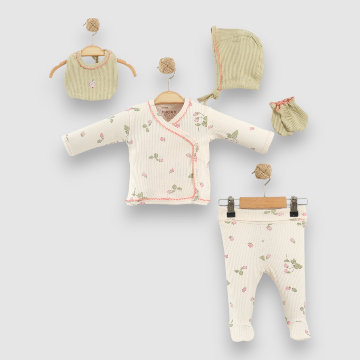 Light knitted 5pc welcome set