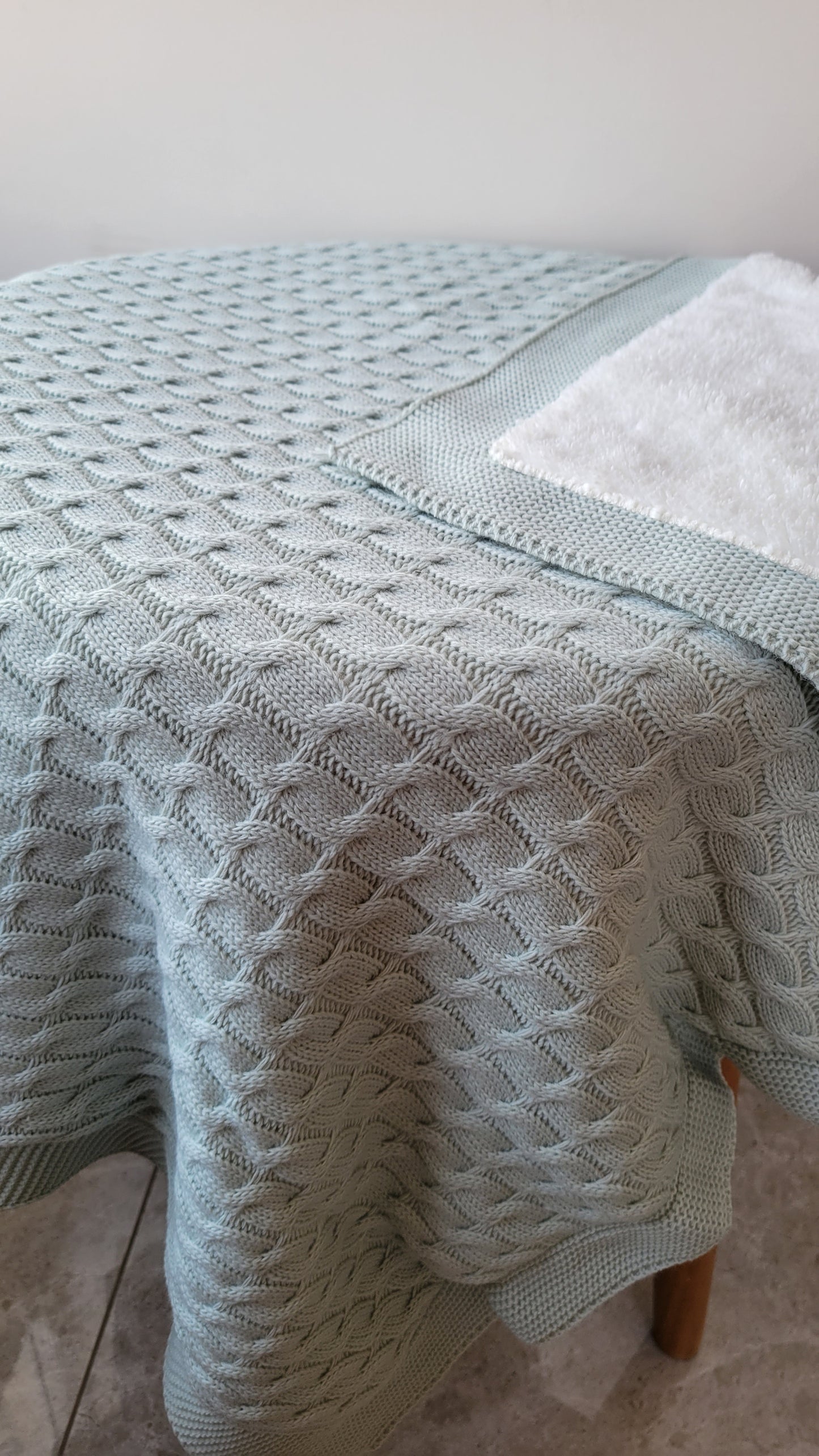 KNITTED DOUBLE SIDED SHERPA - baby blanket