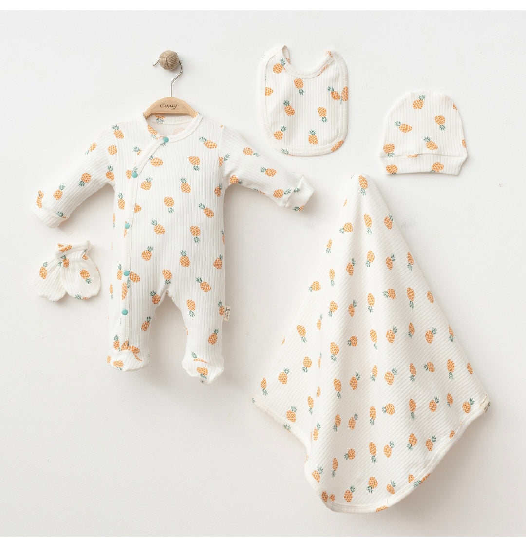 Light knitted 5pc welcome set