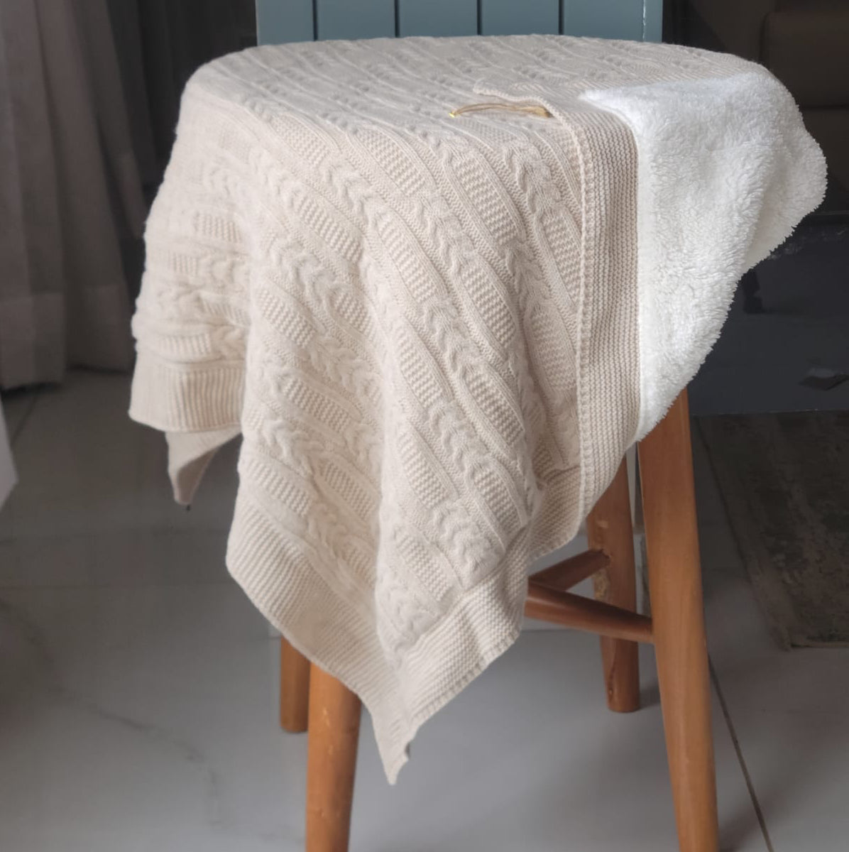 KNITTED DOUBLE SIDED SHERPA - baby blanket