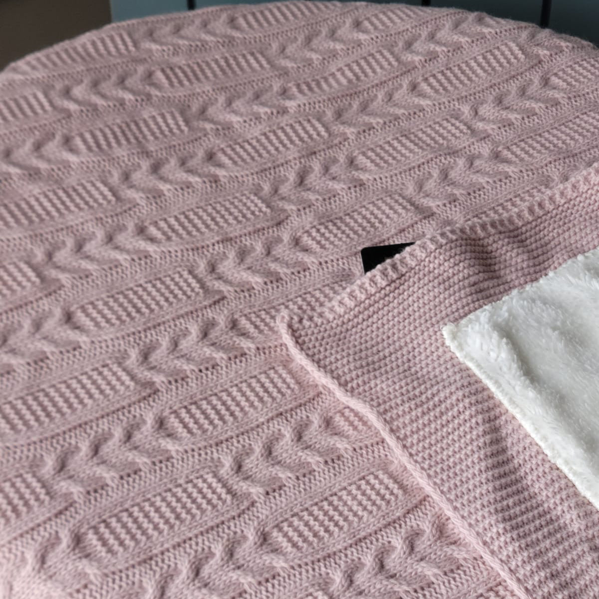 KNITTED DOUBLE SIDED SHERPA - baby blanket