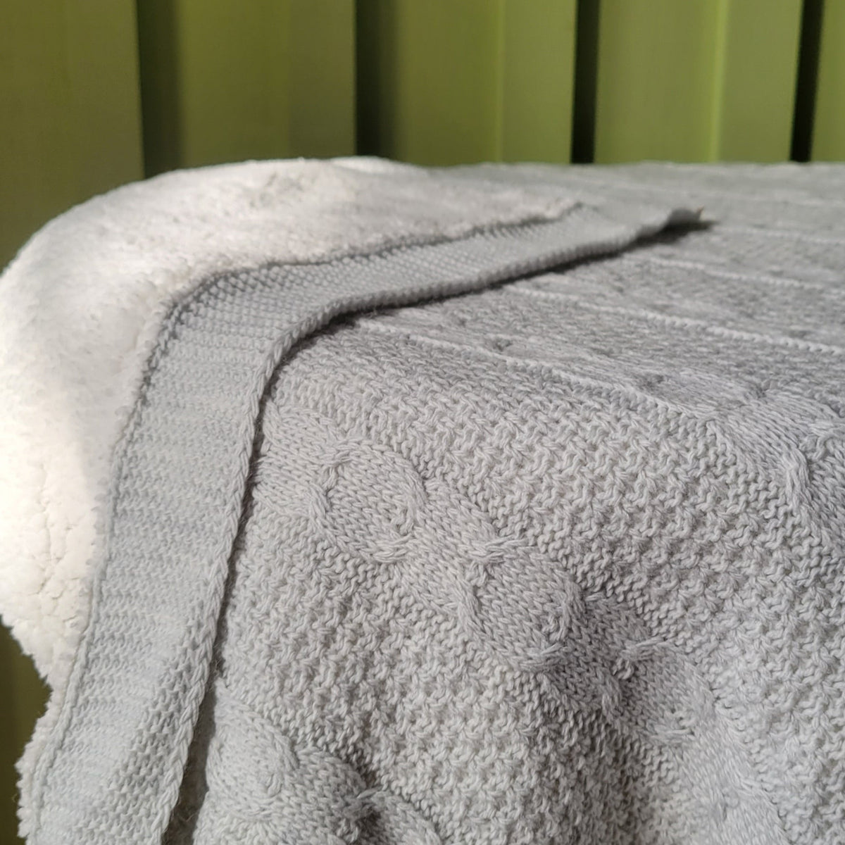 KNITTED DOUBLE SIDED SHERPA - baby blanket
