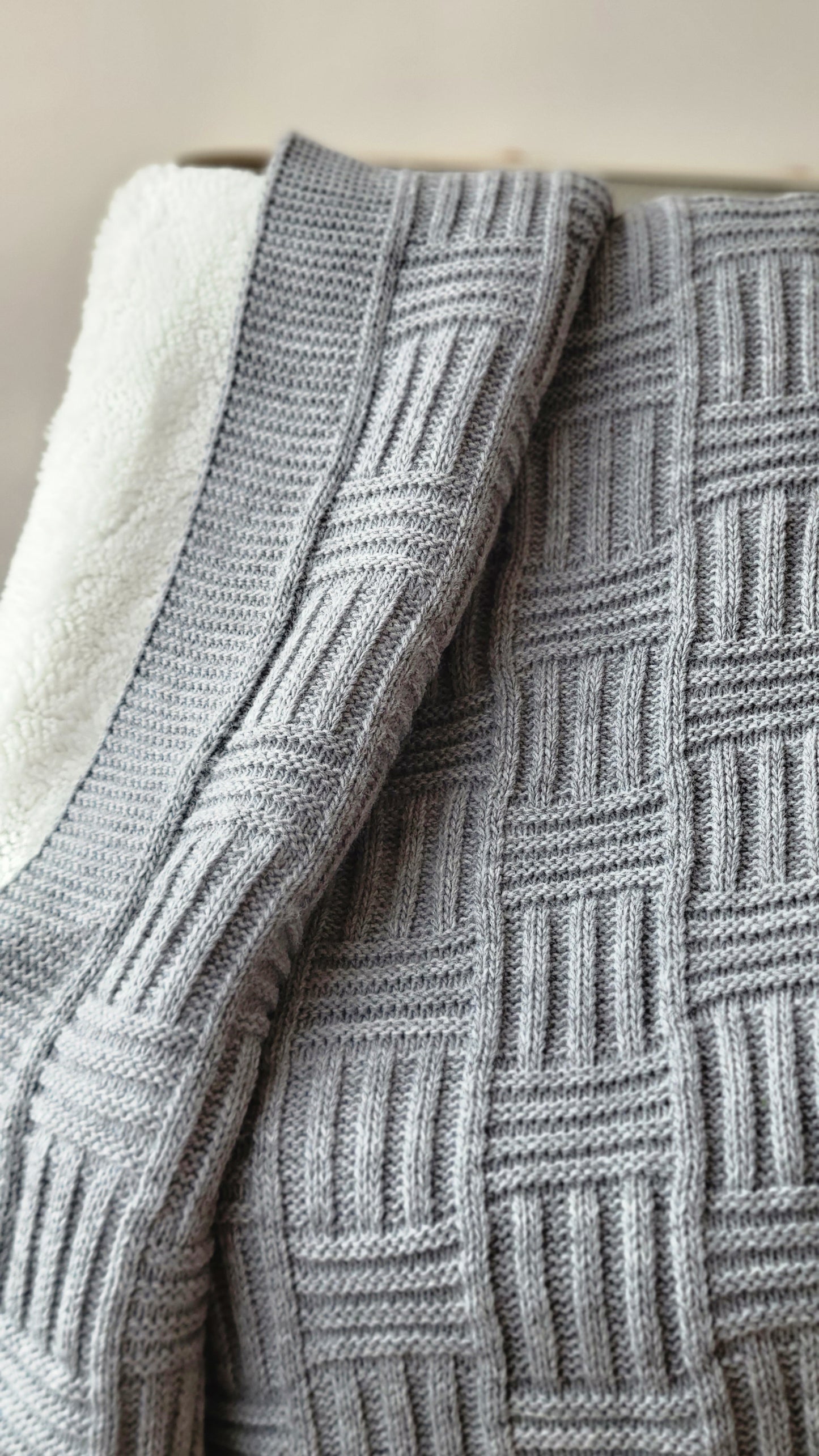 KNITTED DOUBLE SIDED SHERPA - baby blanket
