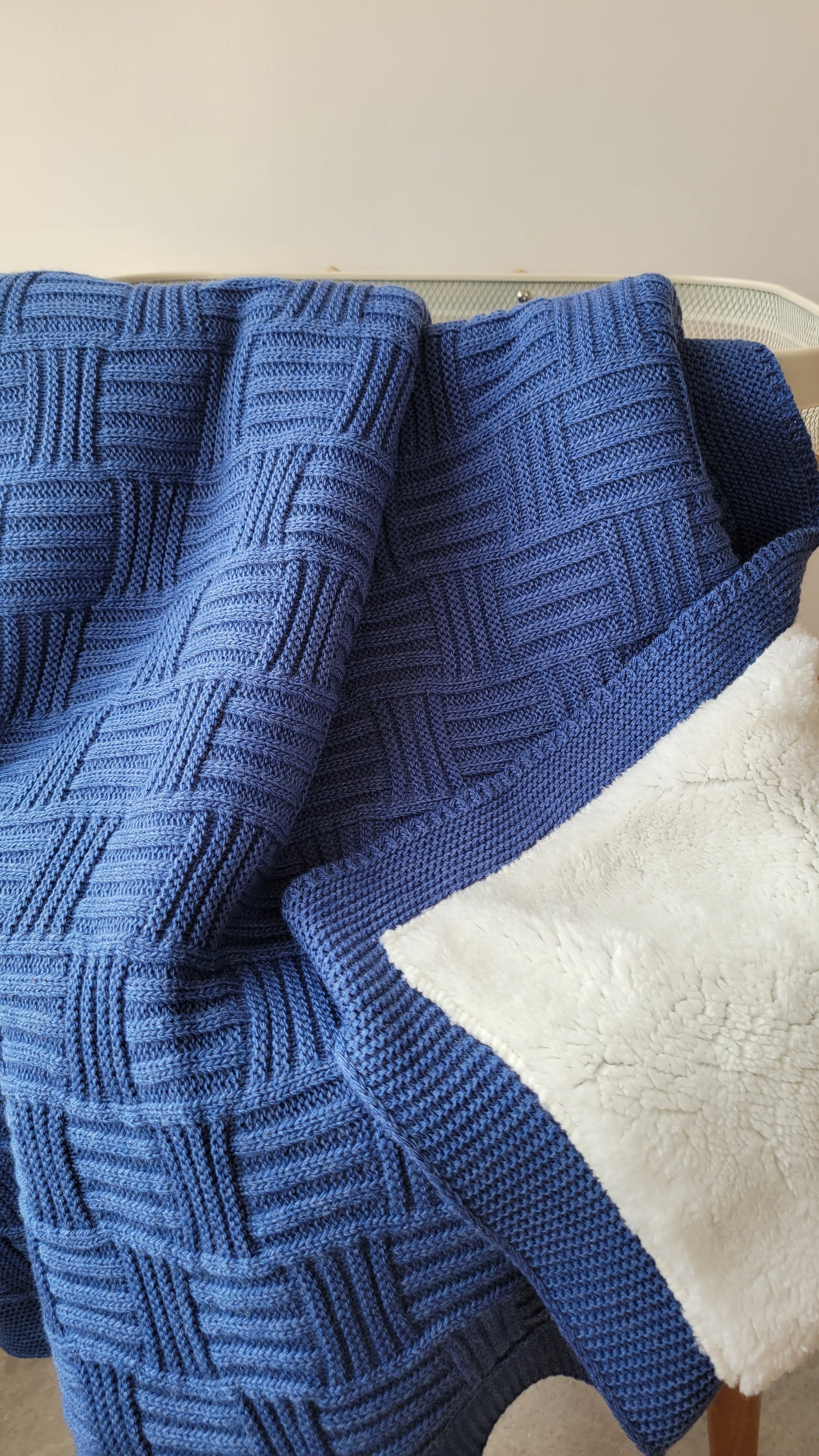 KNITTED DOUBLE SIDED SHERPA - baby blanket