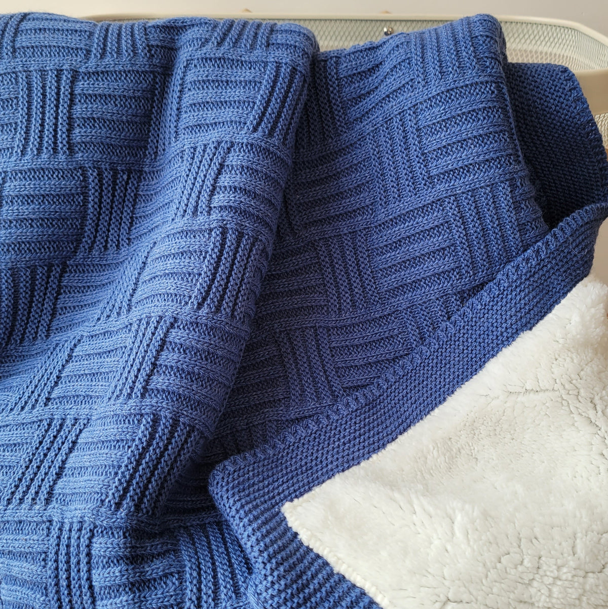 KNITTED DOUBLE SIDED SHERPA - baby blanket