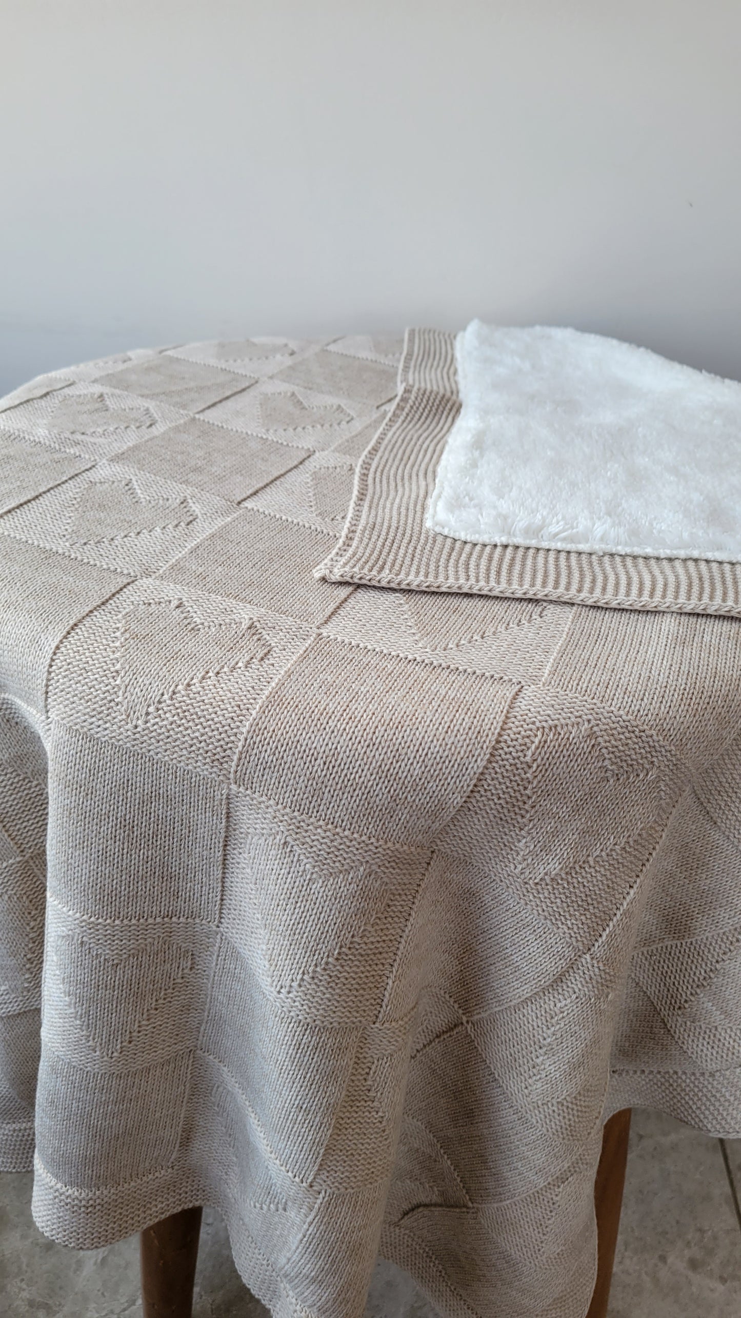 KNITTED DOUBLE SIDED SHERPA - baby blanket