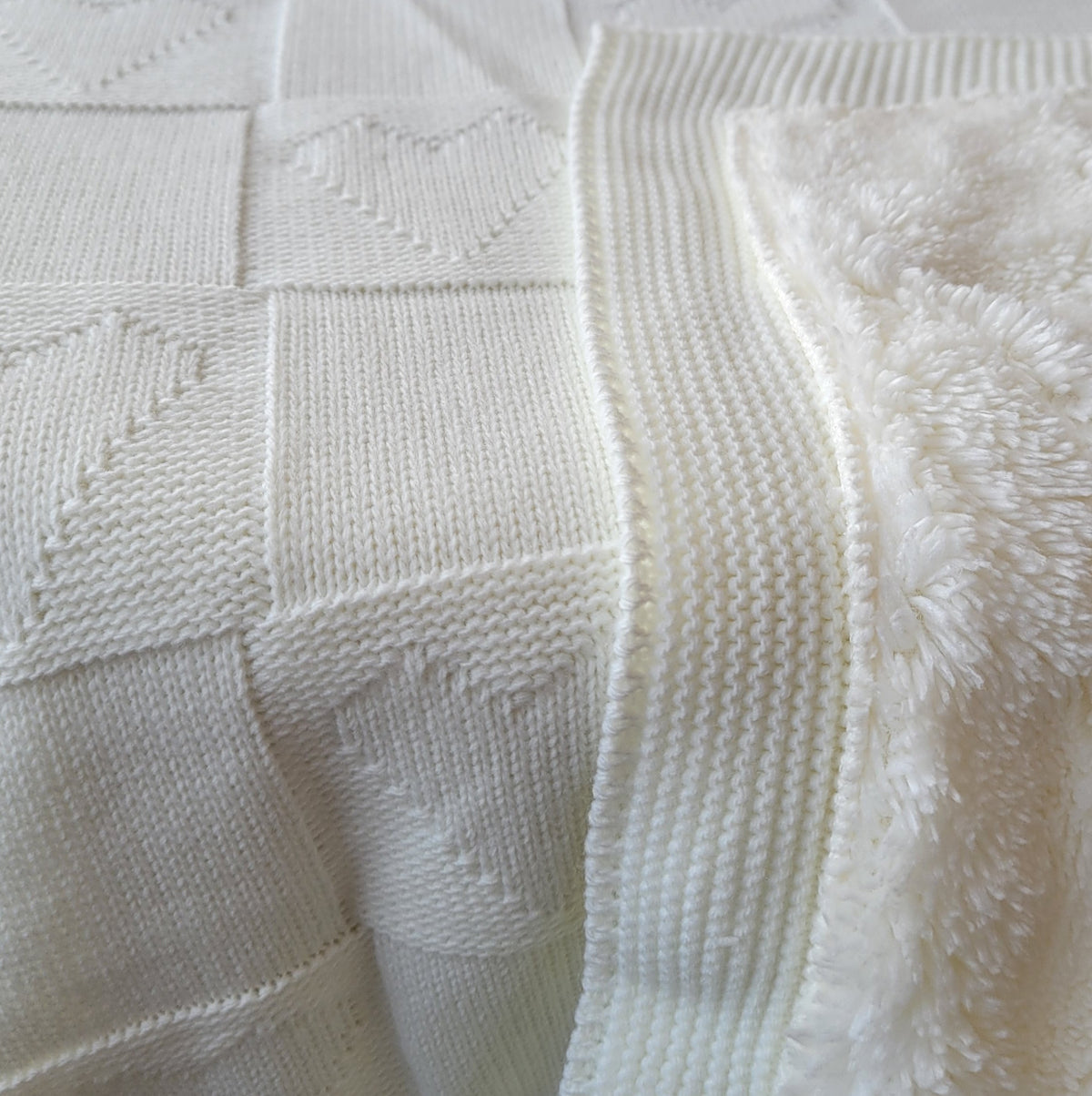 KNITTED DOUBLE SIDED SHERPA - baby blanket