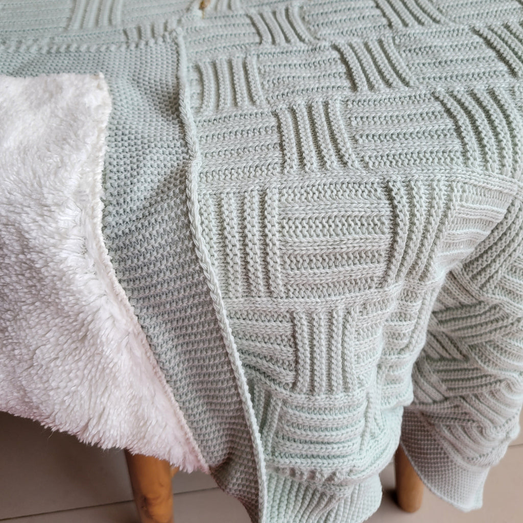 KNITTED DOUBLE SIDED SHERPA - baby blanket